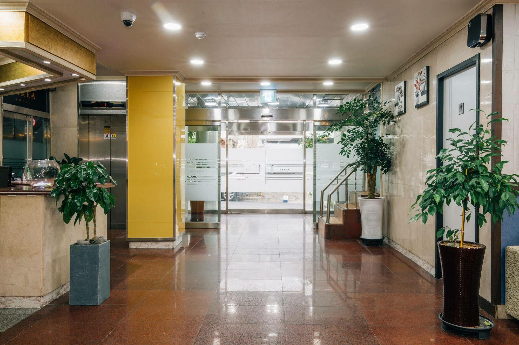 Oakra Hotel Csedzsu Kültér fotó