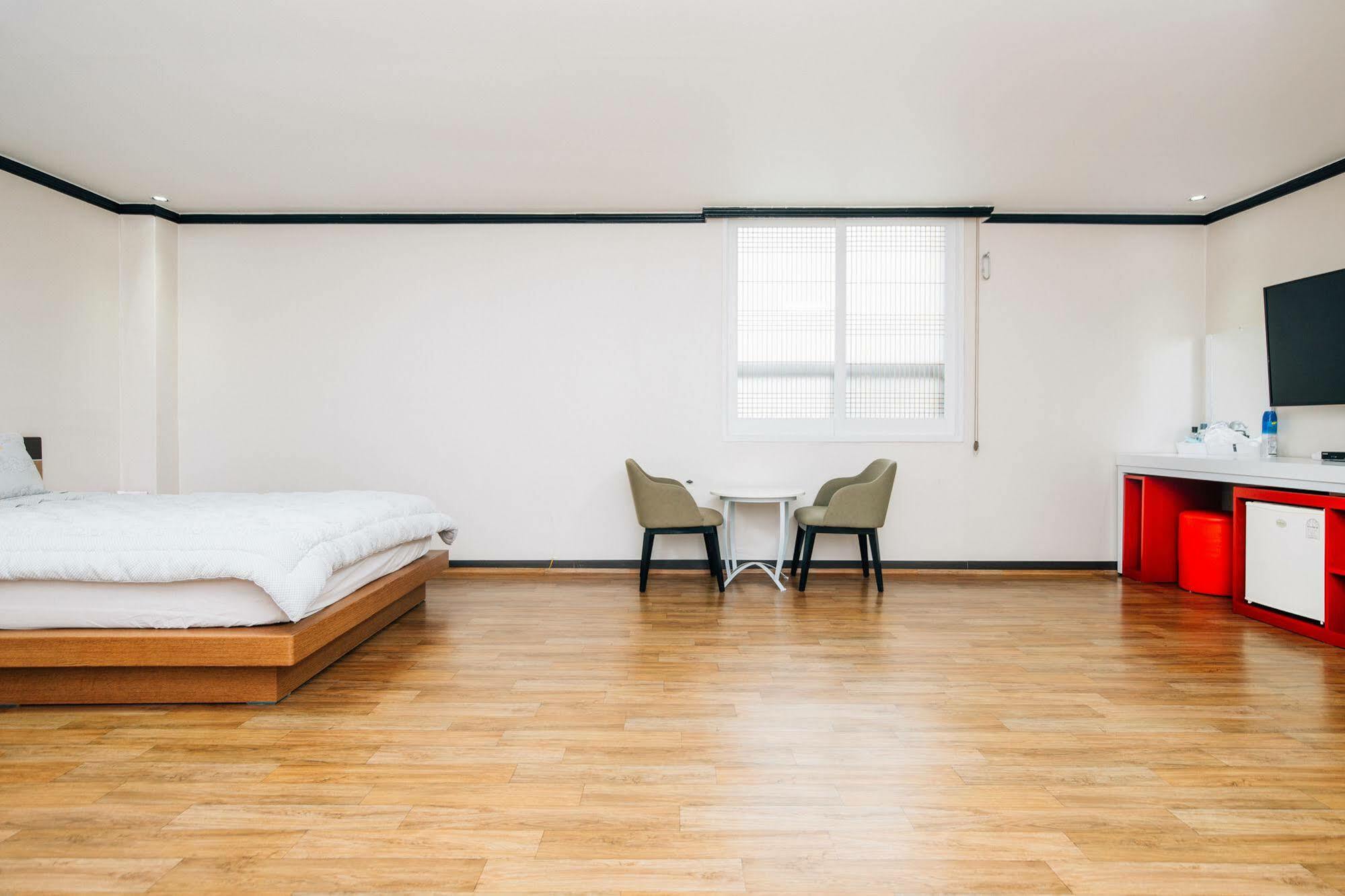 Oakra Hotel Csedzsu Kültér fotó
