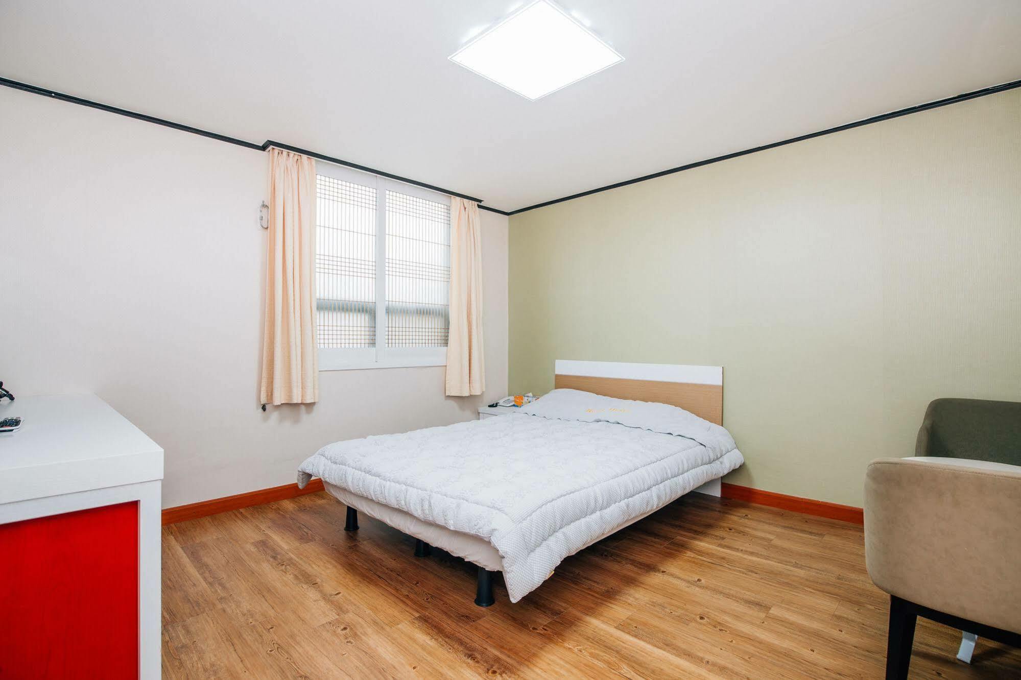 Oakra Hotel Csedzsu Kültér fotó